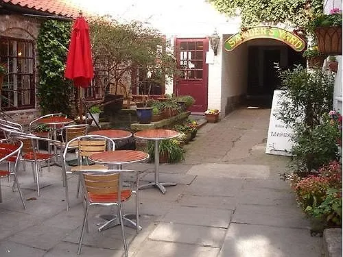 Sanders Yard Γουίτμπι