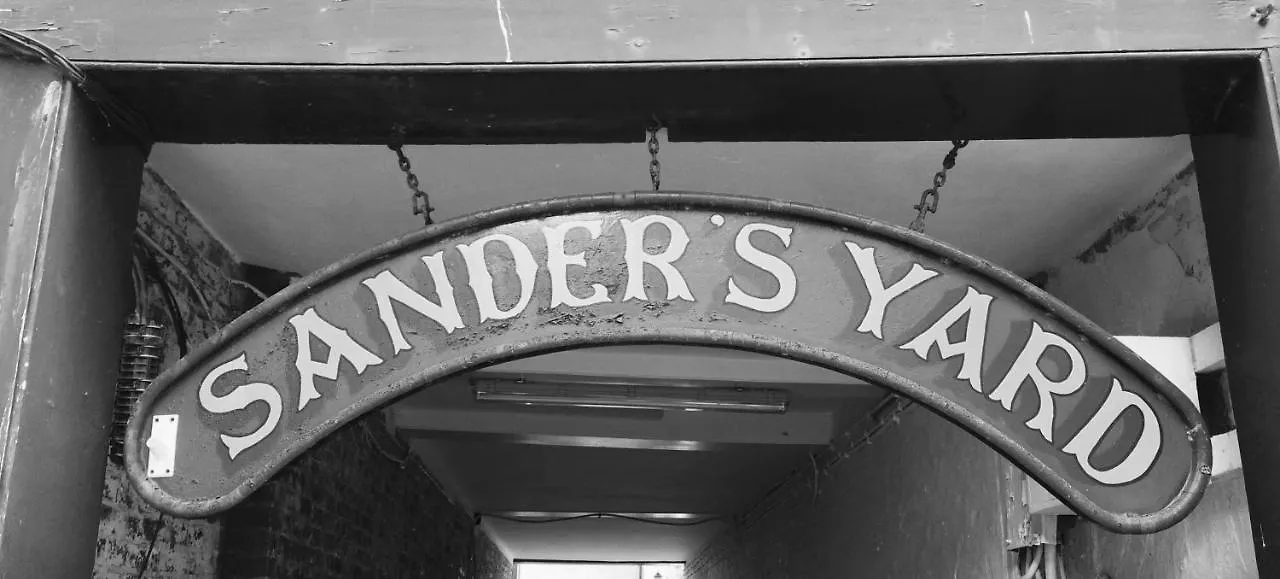Πανσιόν Sanders Yard Γουίτμπι